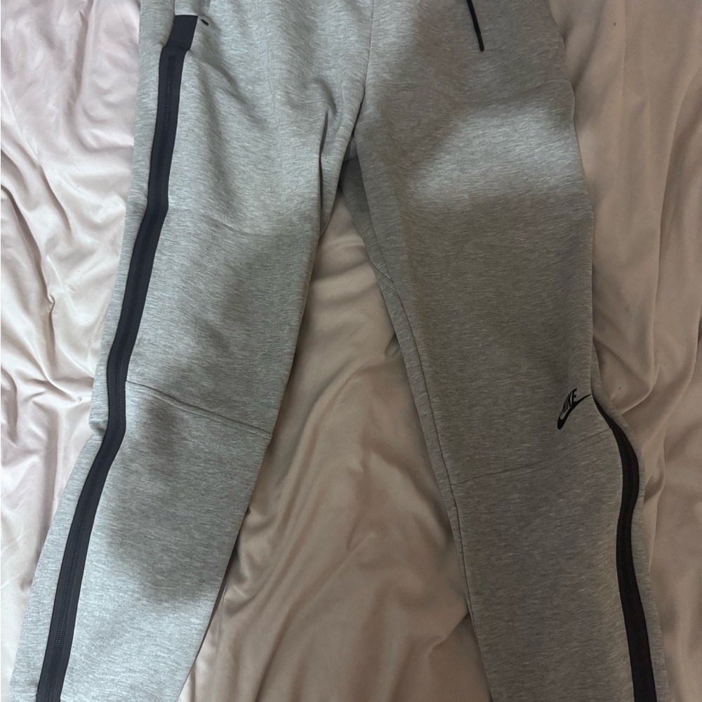 Nike Tech Men’s Grey Joggers